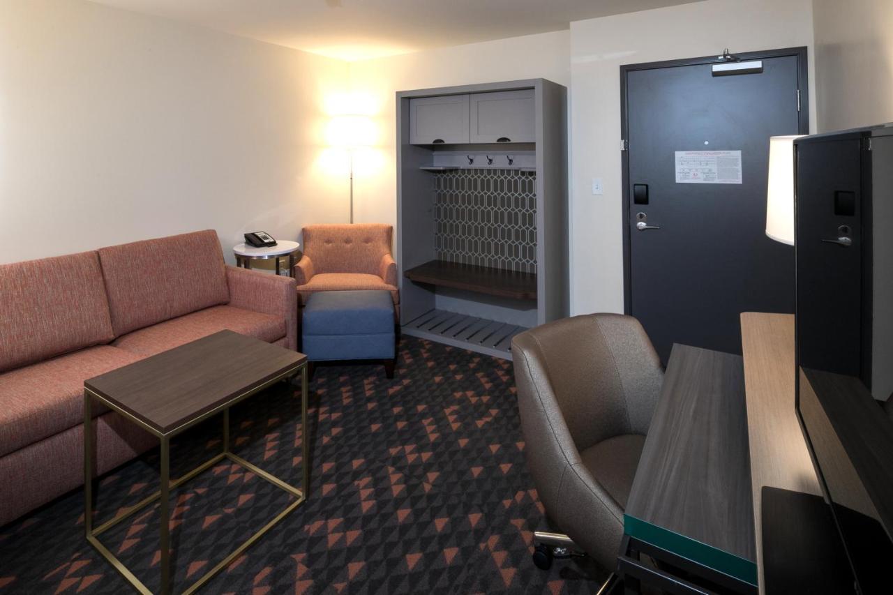 Holiday Inn & Suites Detroit - Troy By Ihg Exterior foto